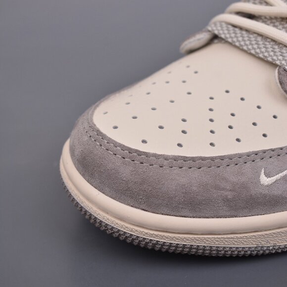 Fragment x TS x Air Jordan 1 Low Sneaker - Picture 6 of 9